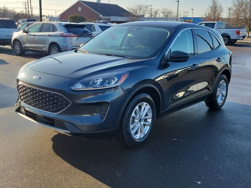 Certified 2022 Ford Escape SE w/ Convenience Package image 2