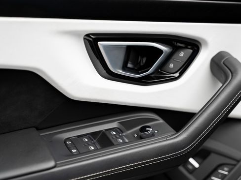 Used 2024 Lamborghini Urus S image 56