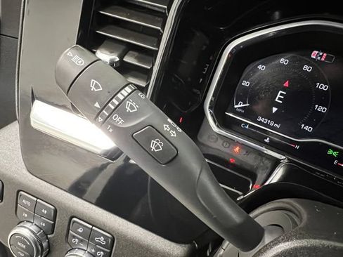 Used 2025 GMC Sierra 3500 SLT AWD/4WD image 24