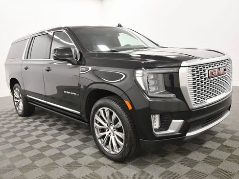 Used 2021 GMC Yukon XL Denali image 10
