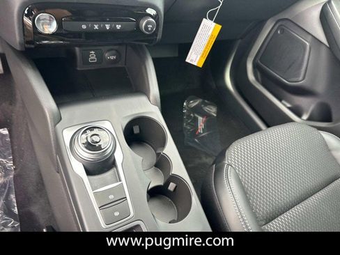 New 2025 Ford Escape SE image 31