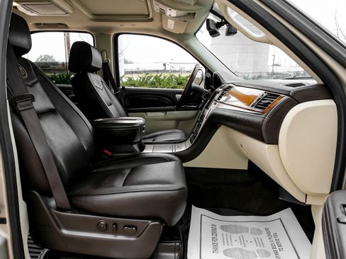 Used 2013 Cadillac Escalade Platinum image 35