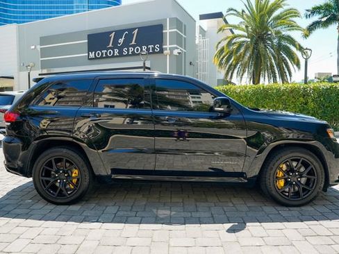 Used 2018 Jeep Grand Cherokee Trackhawk AWD/4WD image 33