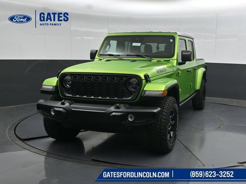 Used 2025 Jeep Gladiator Sport AWD/4WD image 5