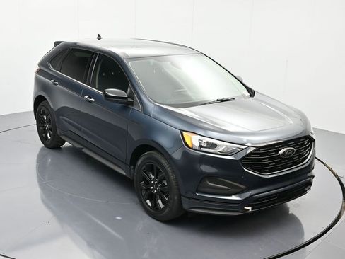 Certified 2022 Ford Edge SE w/ Black Appearance Package image 46