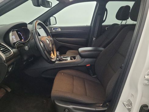 Used 2022 Jeep Grand Cherokee Laredo E AWD/4WD image 17