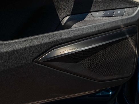 Used 2022 Audi e-tron Premium Plus w/ Premium Plus Package image 24