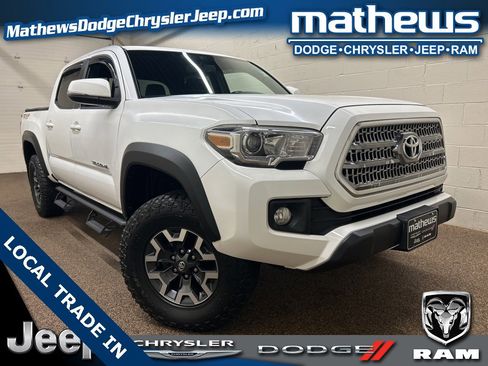 Used 2017 Toyota Tacoma 4x4 Double Cab image 1
