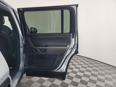Used 2024 Rivian R1S Adventure AWD/4WD image 19