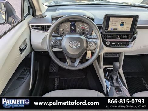 Used 2024 Toyota Corolla Cross L image 16