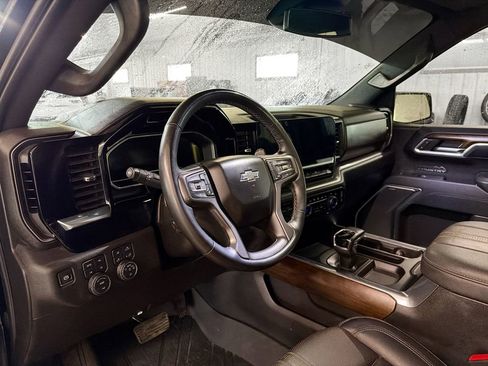 Used 2024 Chevrolet Silverado 1500 High Country w/ Midnight Edition AWD/4WD image 8