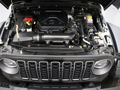 Used 2025 Jeep Wrangler Unlimited Rubicon image 30