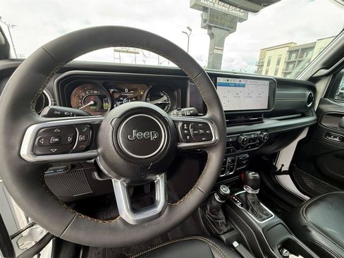 Used 2024 Jeep Wrangler Unlimited Sahara w/ Technology Group AWD/4WD image 26