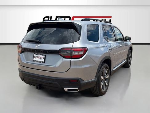 Used 2024 Honda Pilot Elite image 7