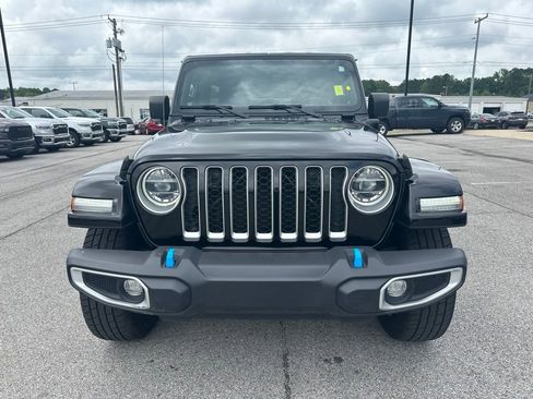 Used 2022 Jeep Wrangler Unlimited Sahara AWD/4WD image 3