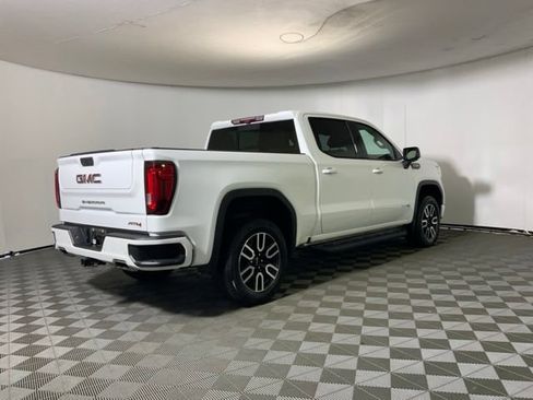 Used 2021 GMC Sierra 1500 AT4 w/ AT4 Premium Package AWD/4WD image 5