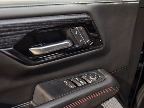 Used 2025 GMC Yukon AT4 Ultimate image 19