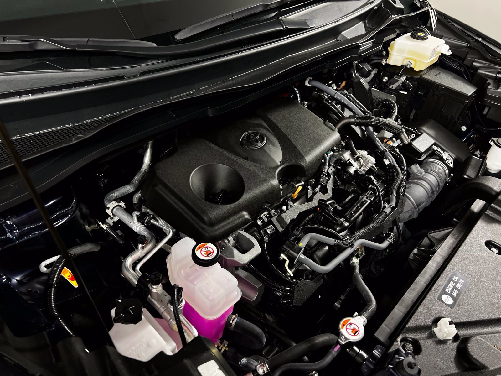 Certified 2025 Toyota Sienna XLE FWD image 10