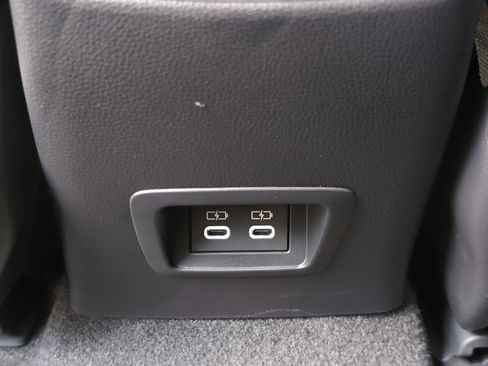 Used 2025 Toyota Corolla Cross AWD Hybrid w/ Convenience Package image 39
