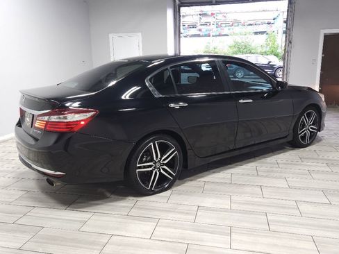 Used 2016 Honda Accord Sport image 5