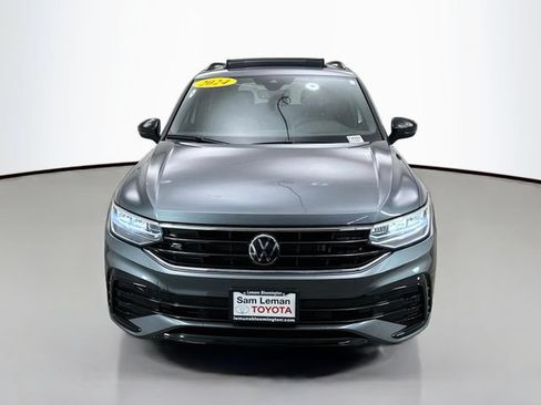 Used 2024 Volkswagen Tiguan SE R-Line AWD/4WD image 2