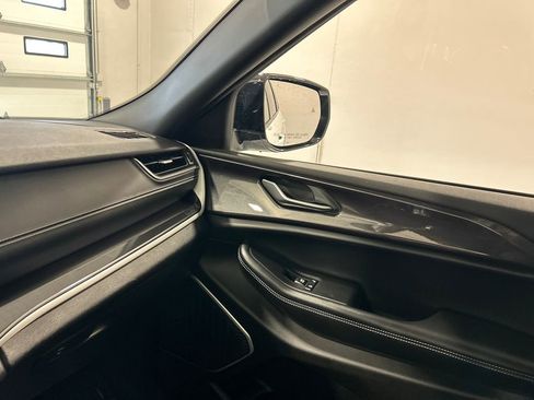 Used 2022 Jeep Grand Cherokee L Laredo image 26