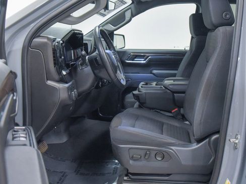 Used 2024 Chevrolet Silverado 1500 LT AWD/4WD image 2