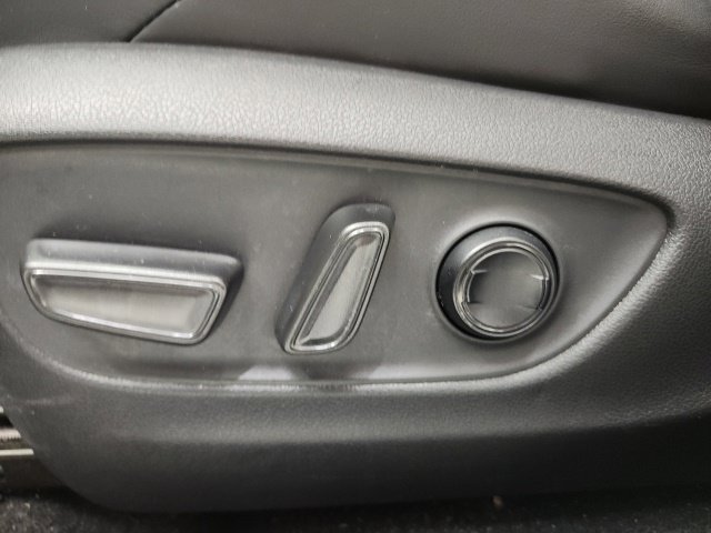 Used 2023 Toyota RAV4 XSE AWD/4WD image 13
