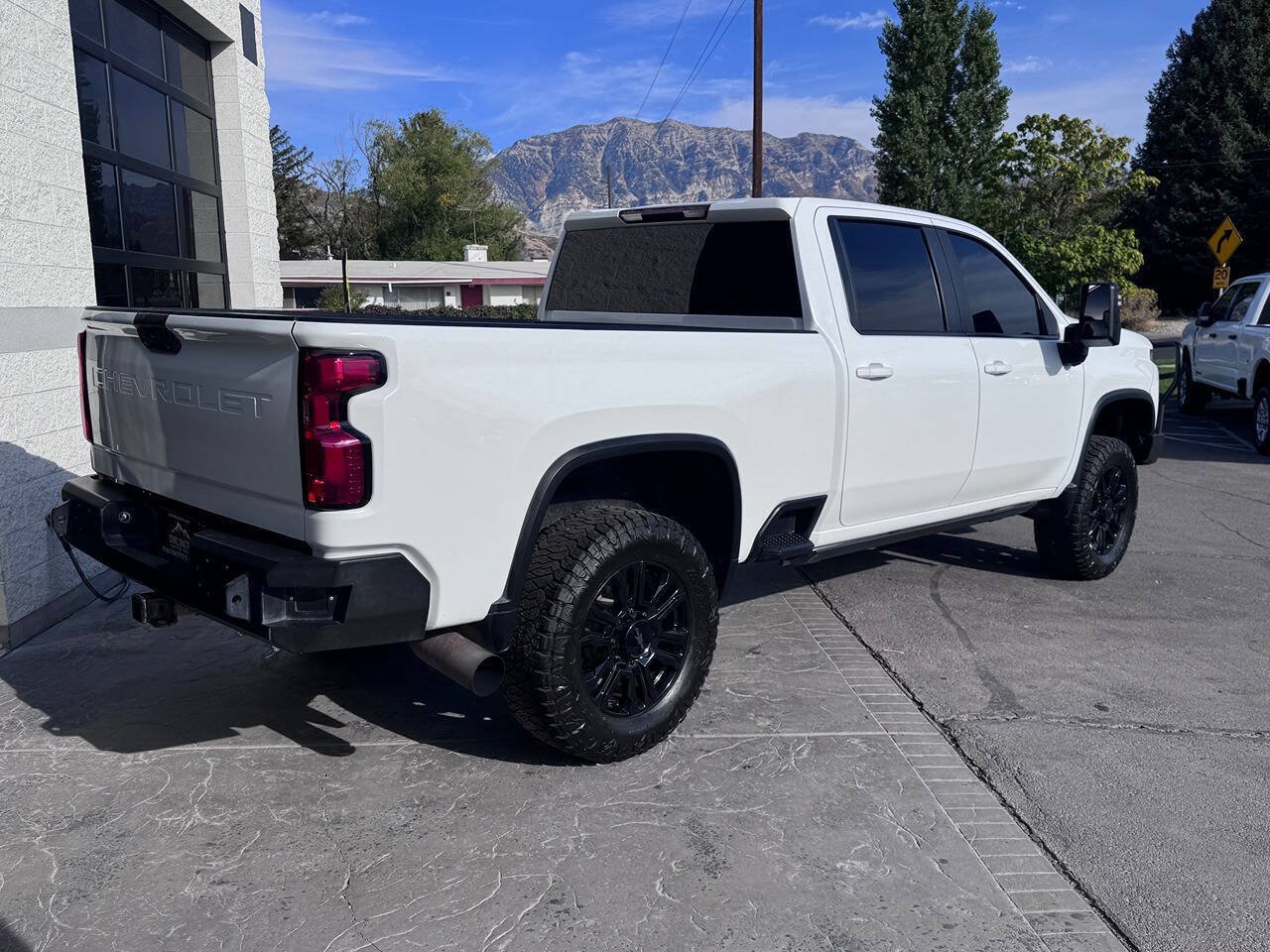 Used 2021 Chevrolet Silverado 2500 LT w/ Z71 Off-Road Package AWD/4WD image 5