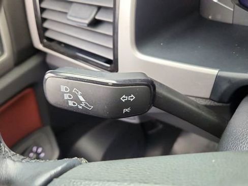 Used 2020 Volkswagen Atlas Cross Sport SEL Premium image 44