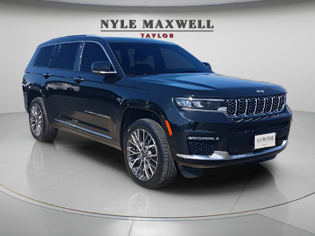 Used 2023 Jeep Grand Cherokee L Summit AWD/4WD image 2
