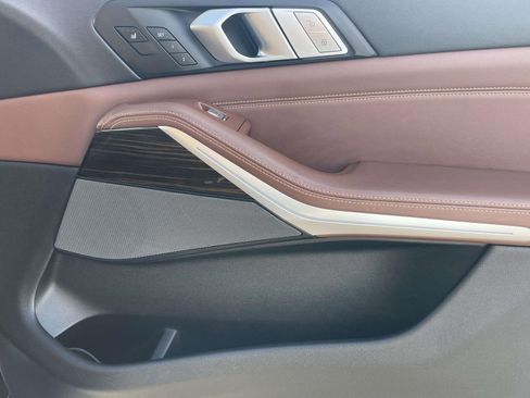 Used 2019 BMW X7 xDrive40i w/ Premium Package image 9