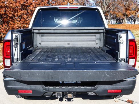 Used 2019 Honda Ridgeline RT image 17