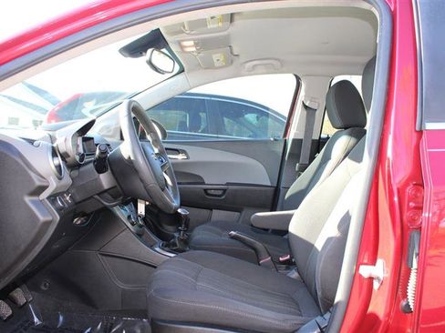 Used 2013 Chevrolet Sonic LT image 8