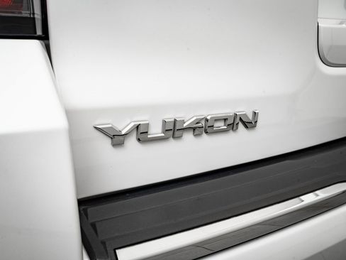 Used 2019 GMC Yukon Denali w/ Denali Ultimate Package image 16