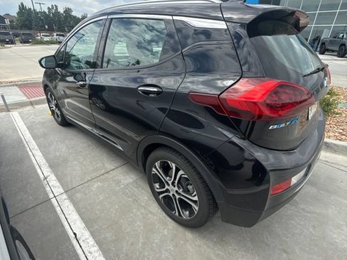 Used 2020 Chevrolet Bolt Premier w/ Infotainment Package FWD image 8