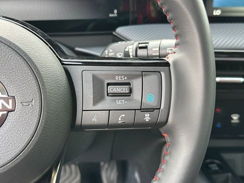 Certified 2025 Nissan Kicks SR FWD image 27