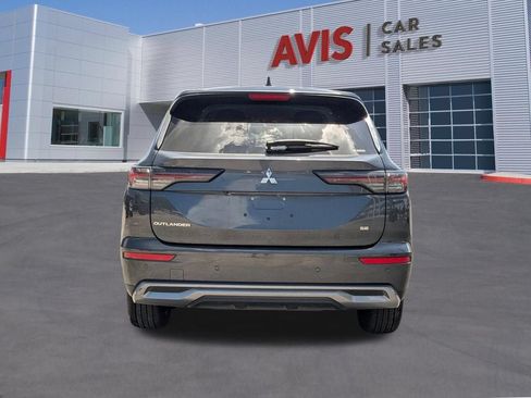 Used 2025 Mitsubishi Outlander SE AWD/4WD image 5