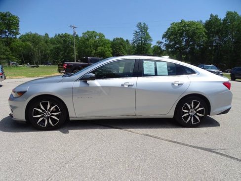 Used 2018 Chevrolet Malibu LT w/ Leather Package w/ True North Edition FWD image 8