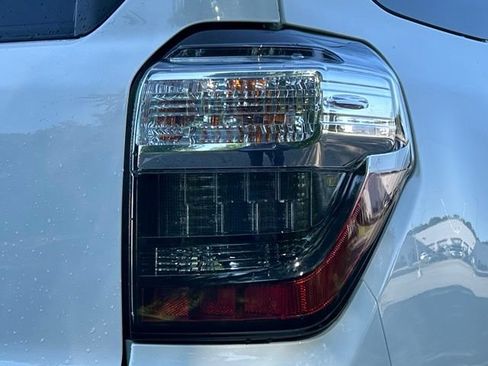 Used 2019 Toyota 4Runner SR5 Premium AWD/4WD image 6