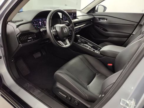 Used 2025 Honda Accord Touring image 2