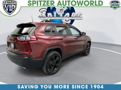 Used 2019 Jeep Cherokee Latitude Plus AWD/4WD image 11