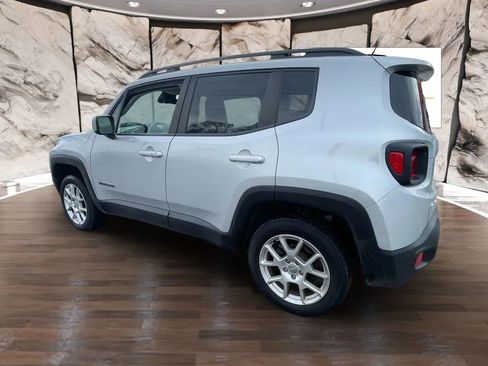 Used 2017 Jeep Renegade Latitude w/ Cold Weather Group image 17
