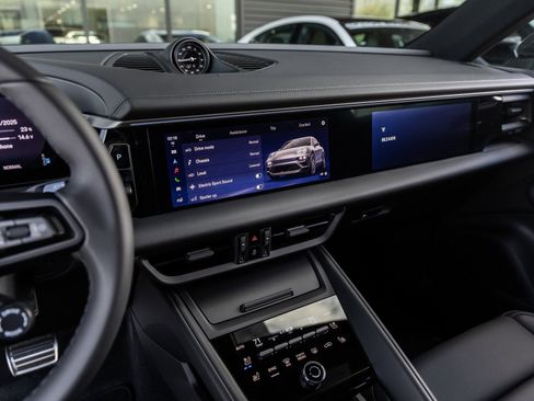 New 2025 Porsche Macan 4S Electric image 30