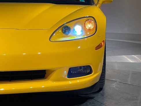 Used 2005 Chevrolet Corvette Convertible w/ Preferred Equipment Group RWD image 19