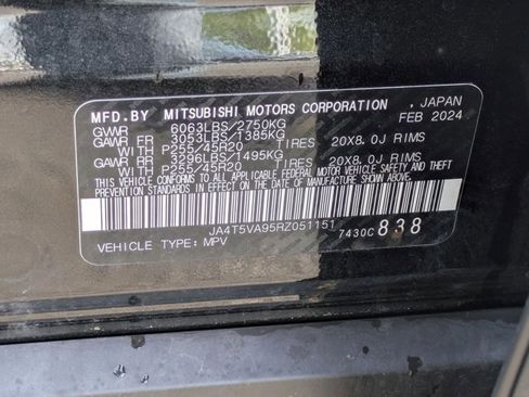 Used 2024 Mitsubishi Outlander 4WD Plug-In Hybrid image 27