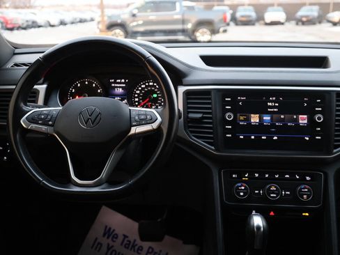 Used 2020 Volkswagen Atlas Cross Sport SE w/ Towing Package image 23