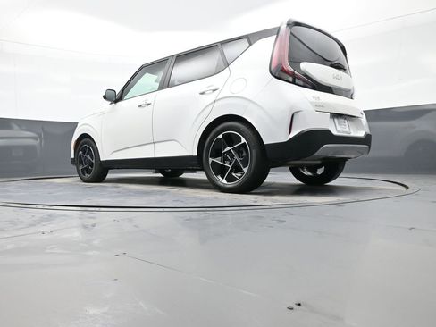 Used 2023 Kia Soul EX image 32