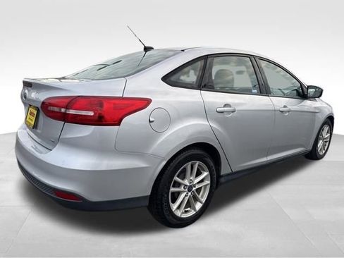 Used 2015 Ford Focus SE image 8