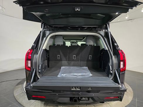 New 2026 Ford Expedition Active image 12